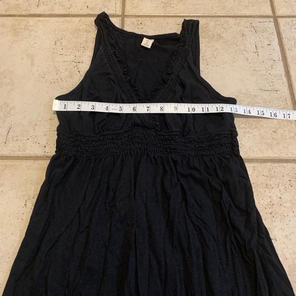 💜 Old Navy Black V-Neck Ruffle Maxi Dress Smocked Waist S - Picture 6 of 6
